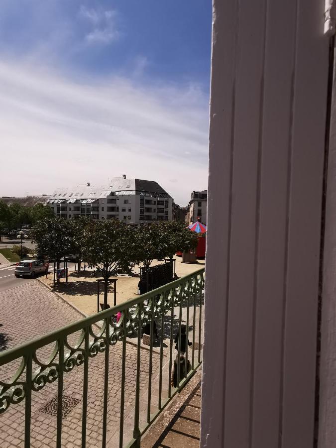 Studio Balcon De La Place Dinan Exteriör bild